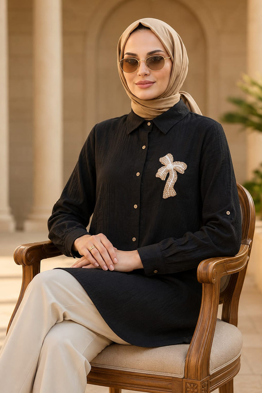 Brooch-Detailed Black Modest Tunic 11192S